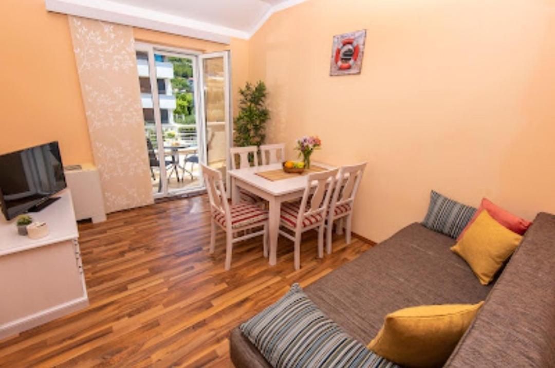 Apartmani Dubrava Podstrana Esterno foto